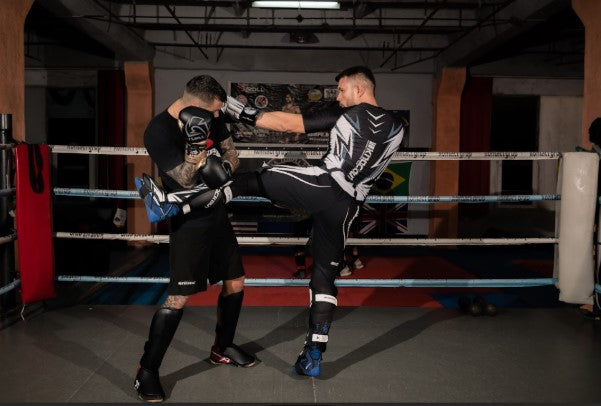 🥊 Boxing vs. Kickboxing – Differences, Gear, and Fighting Styles