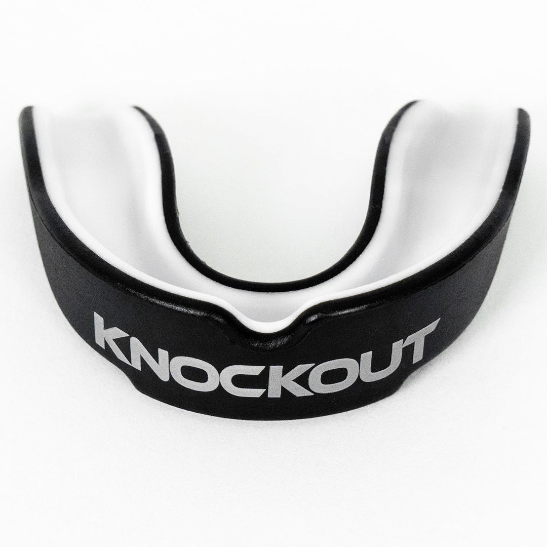 Pachet Competitie Kickbox Rosu: Manusi + Tibiere + Casca + Proteza + CADOU Bandaje